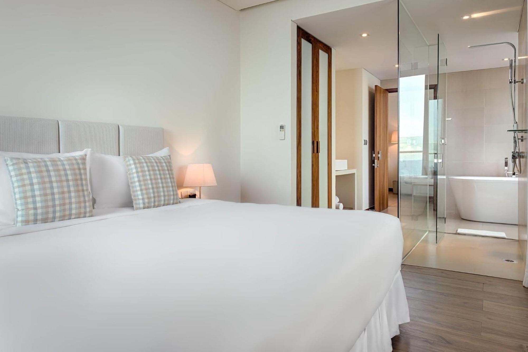 Апартаменты Romantic With Seaview - Beachfont *